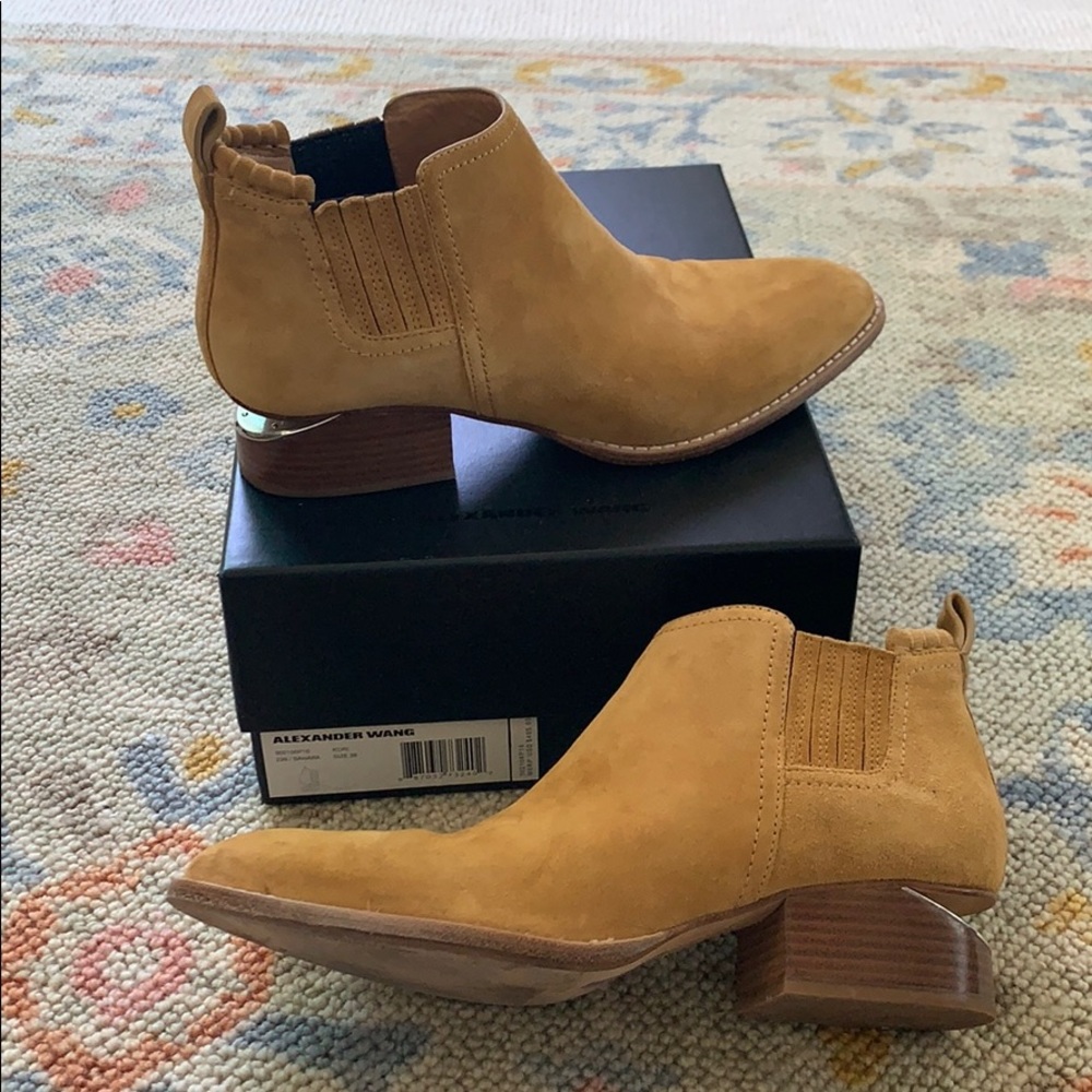 🚫SOLD🚫 Alexander Wang KORI boot in Sahara Suede